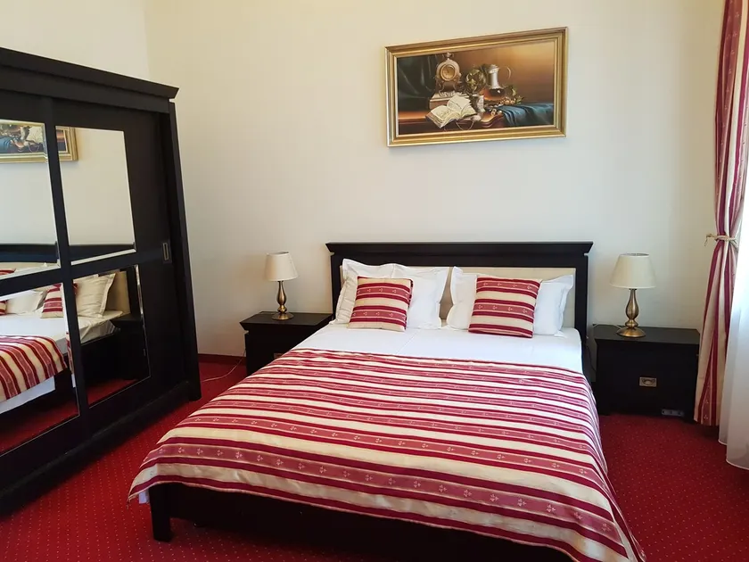 Apartament Baroc - Image 1