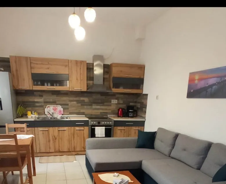 Two-bedroom luxury apartment - Image 1