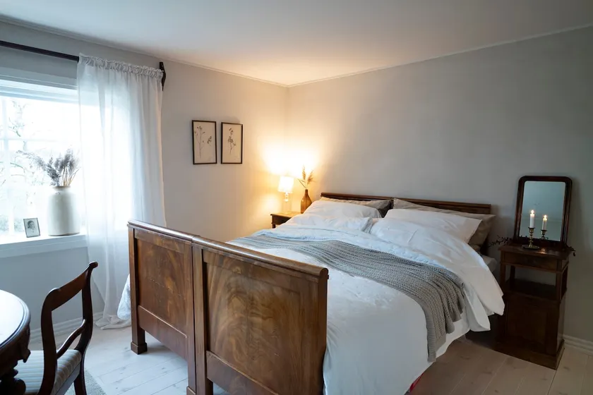 Soiniity Manor, Ebba's Room - Image 1