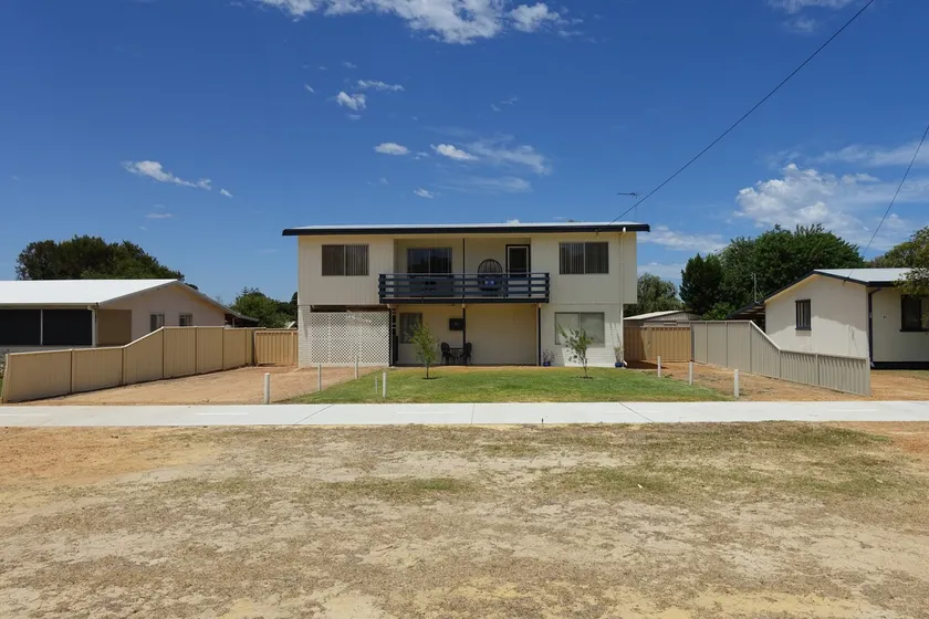 Central Views - Image 1