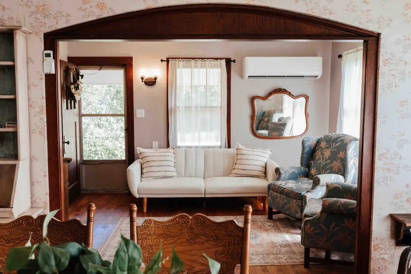 Fern's Farmhouse - Minutes to WAFB and State Park - Image 1