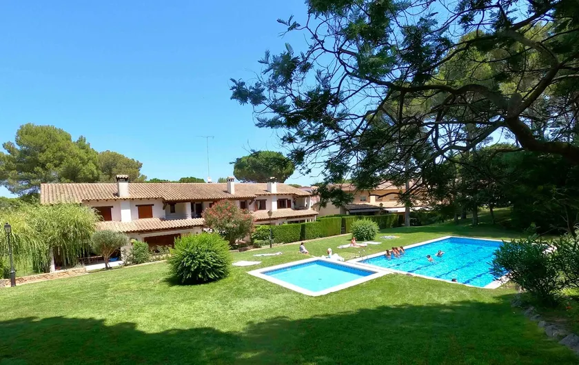 Nice house and pool by the golf course and close to the sea! - Image 1