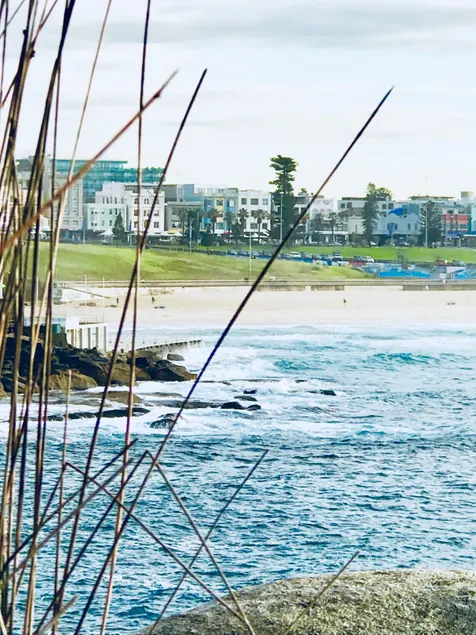 Gorgeous Coastal Beach Pad-5 mins Walk Bondi Beach - Image 1
