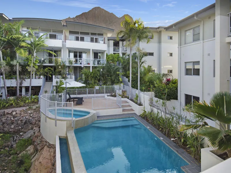 Resort Style Apartment on Gregory - Image 1
