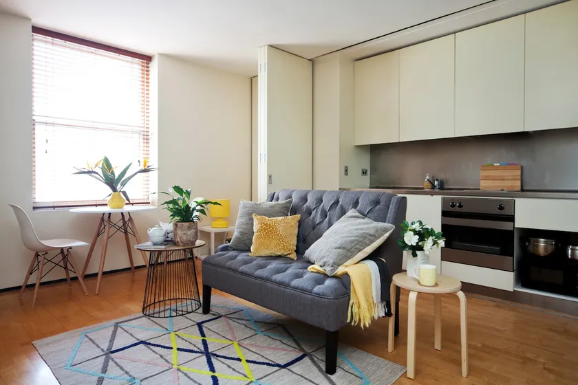 Hyde Park Large Studio - Image 1
