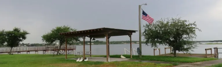 Waterfront Vacation Rental on Lake Corpus Christi - Image 1