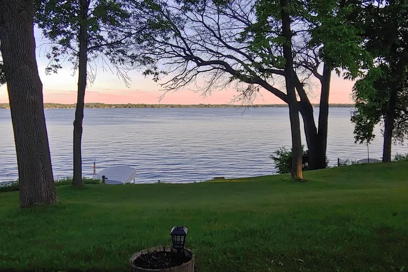 The Sunny House on Green Lake - Image 1