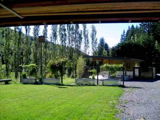 Goldfinch modern cottage private acreage with view - Image 1