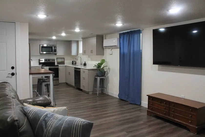 Centrally Located, Cozy Basement Apartment - Image 1