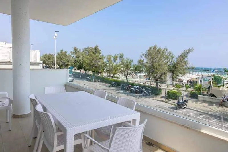 Fuxia Apartment - Image 1