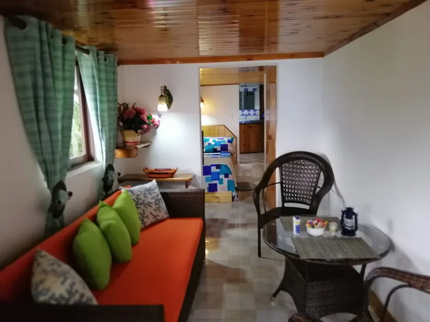 Private home near town with lovely views - Image 1