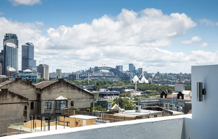 Uninterrupted Harbour Bridge & City Views + Pool - Image 1