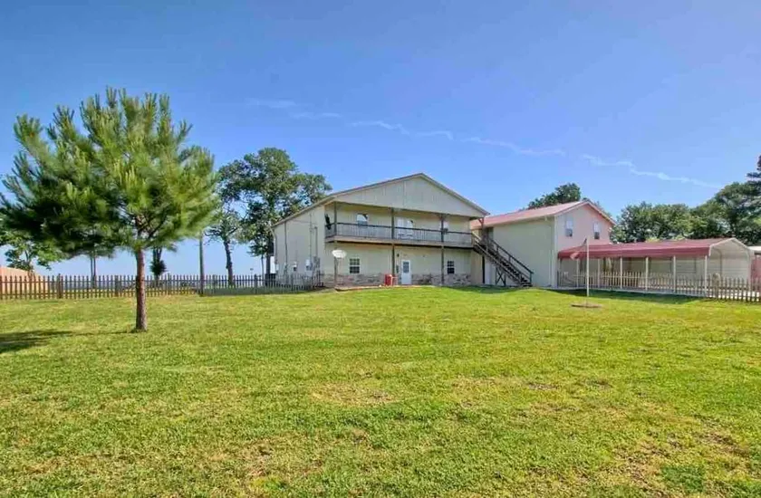 Cliffside Barndominium! Hot Tub and Pet friendly! - Image 1