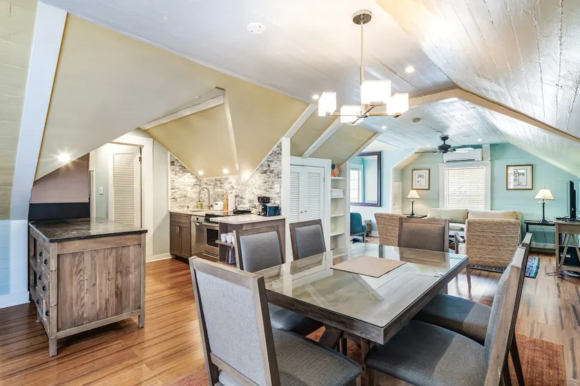 Sky Loft - Steps from Duval Street & Shared Pool - Image 1
