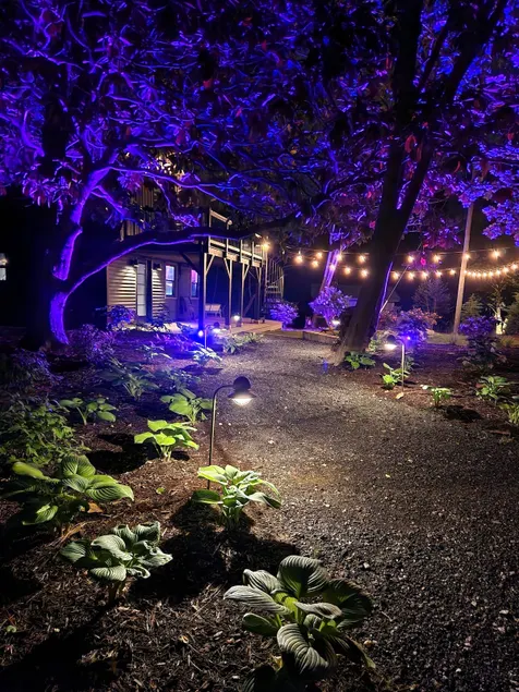 Stylish Creekside Cabin w/ HotTub, Parklike views. - Image 1