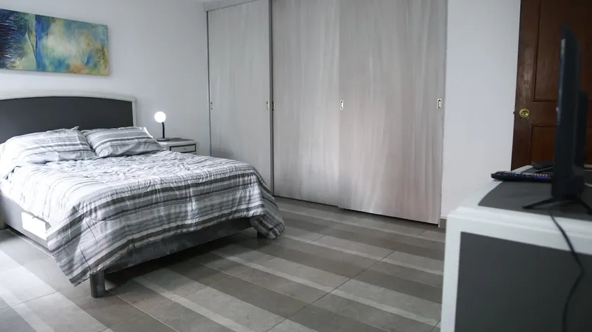 Del Valle Executive Suite ideal for couples - Image 1