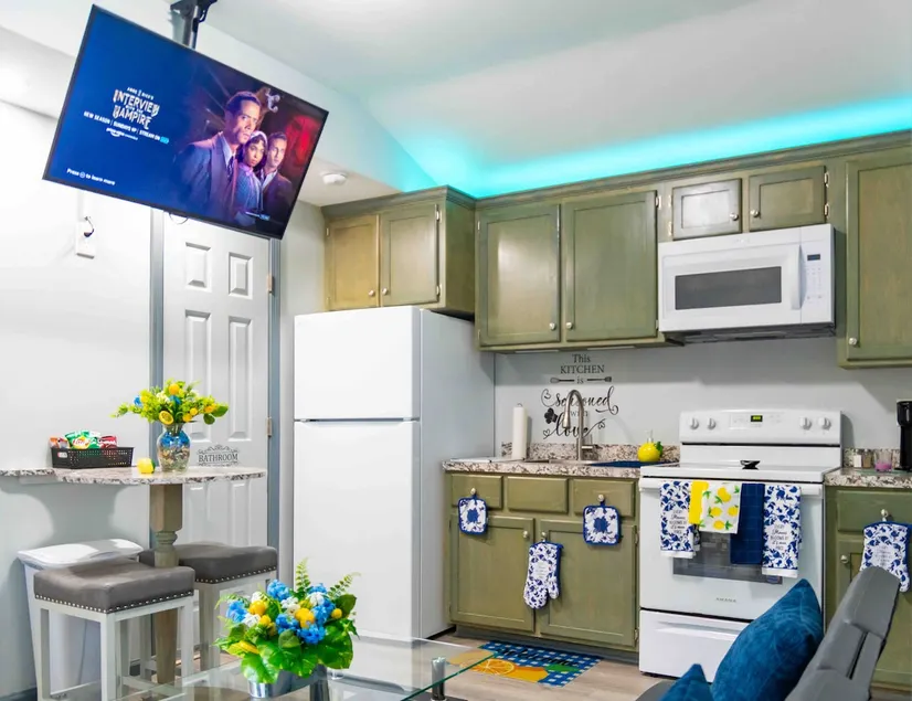 Charming two bedroom duplex apartment - Image 1