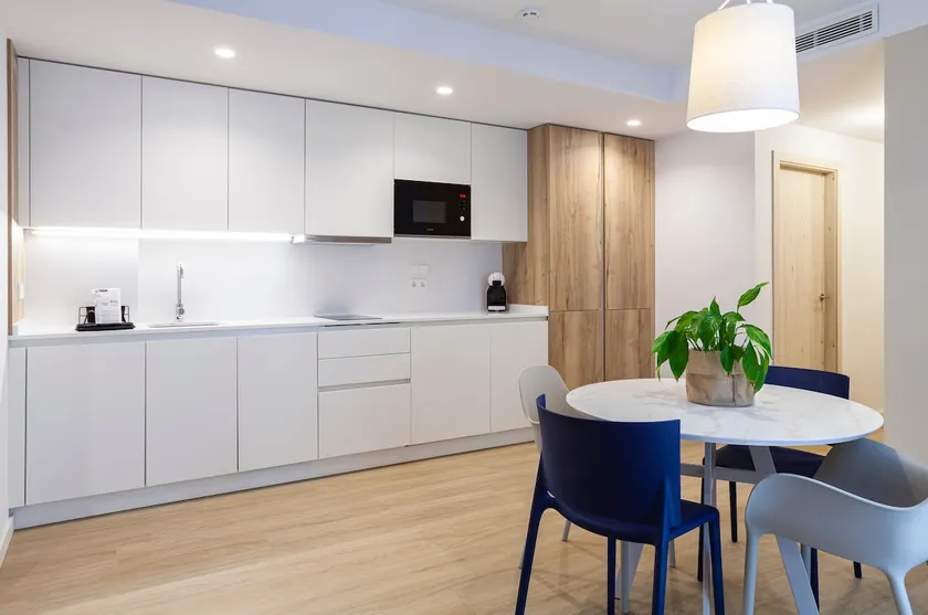 One-Bedroom Apartment in Downtown Benidorm - Image 1