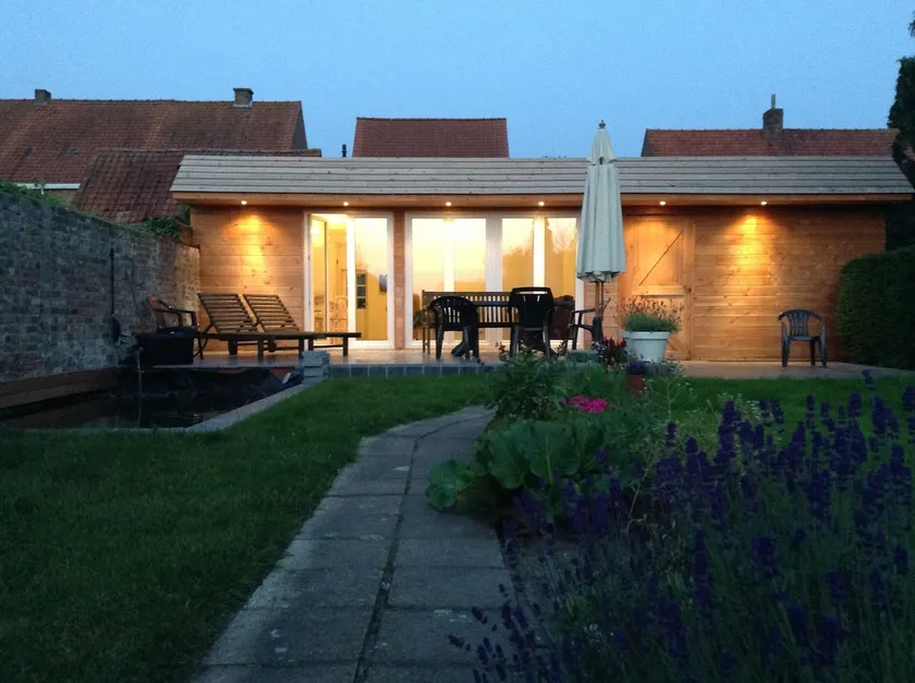 Family room, En-suite & garden near village center - Image 1