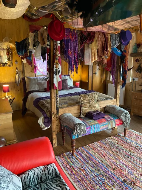 Glamping Lodge (Nr York) - Image 1