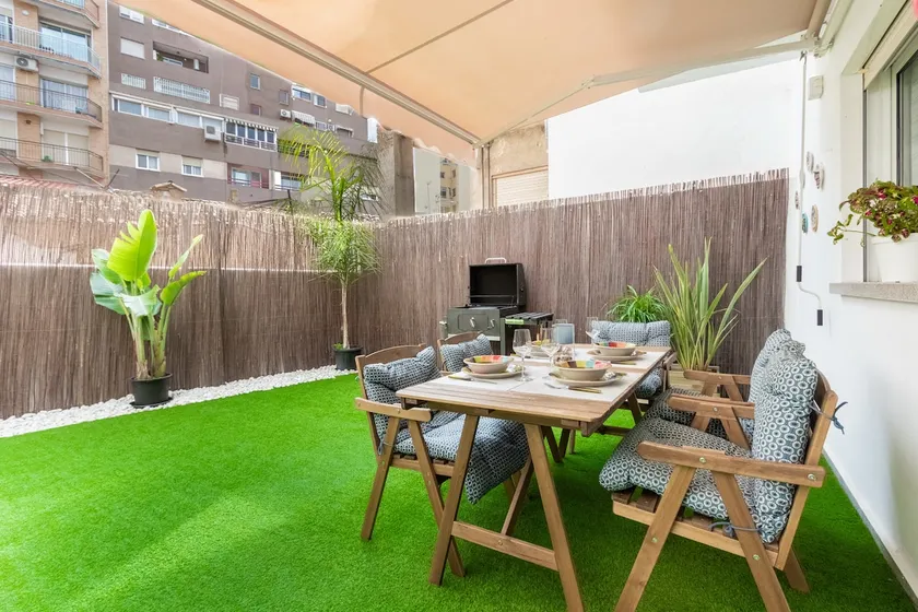 Stylish Apartment - Image 1