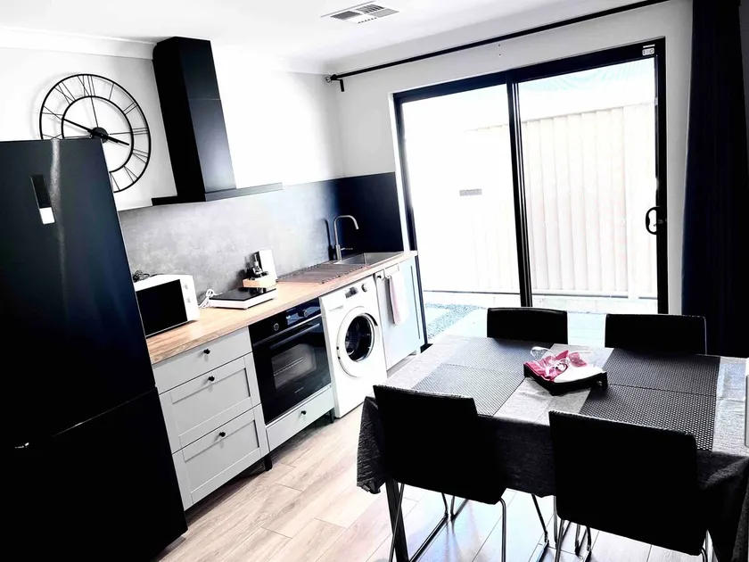 Entire Granny Flat for Rent - Image 1