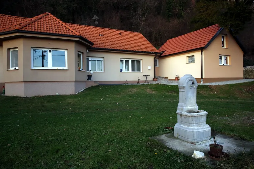 Apartman Zlatica in a mountain village Kalnik - Image 1