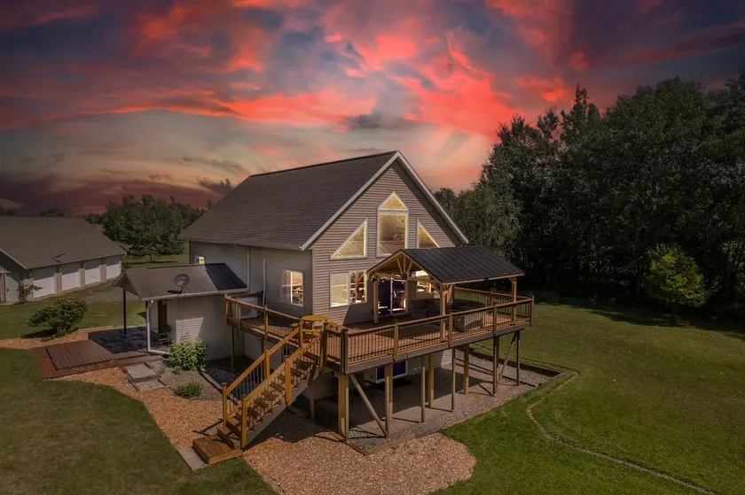 HotTub Sauna Lake Private Cabin, 7 beds 3 baths - Image 1