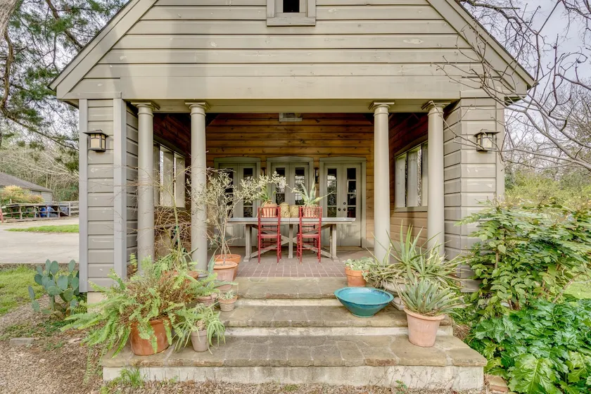 Ravinia Bungalow - Image 1