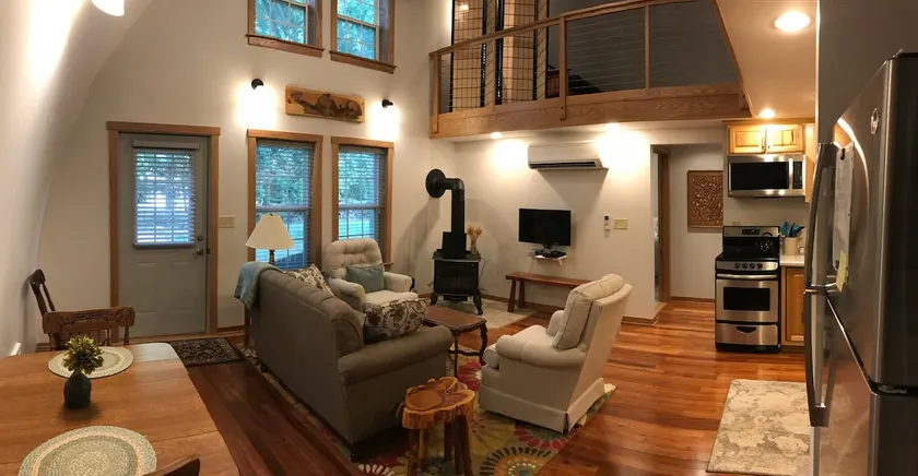 Half-Moon Cottage - Image 1