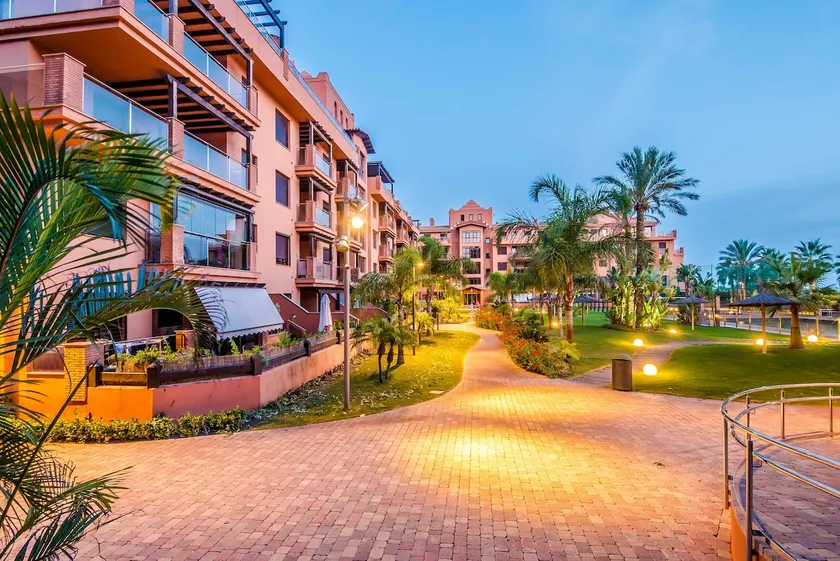 Two Seas Suite Apartment - Image 1