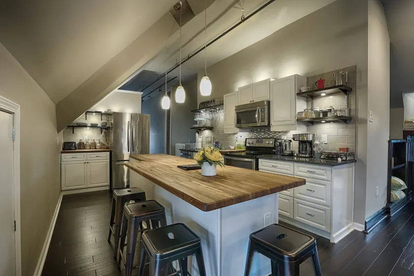 The Byrnebury Loft - Image 1