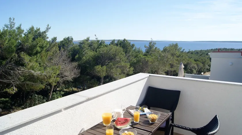 Luxurious Sea Breeze Suite near beach, Simuni, Pag - Image 1
