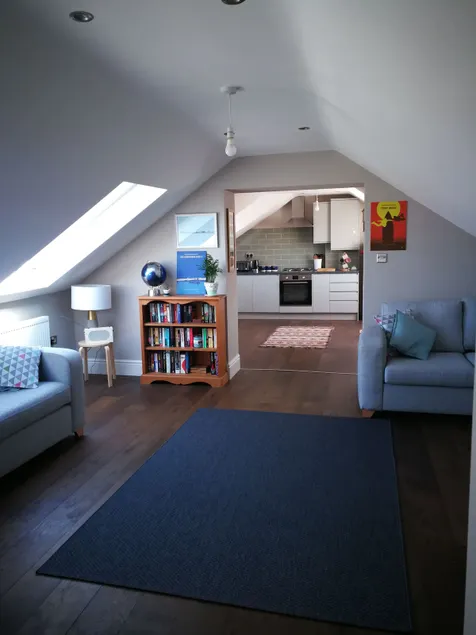 Beautiful light and spacious flat - Image 1