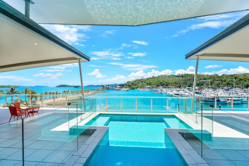 Pavillions Penthouse 25 - Luxury Waterfront Apartment with Private Roof top pool and buggy - Image 1