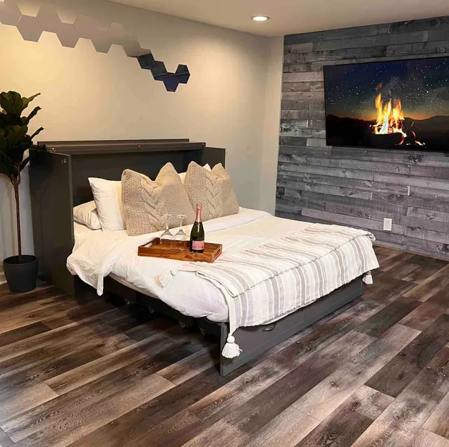 Luxury Sparkling Clean Cozy In City Suite - Image 1