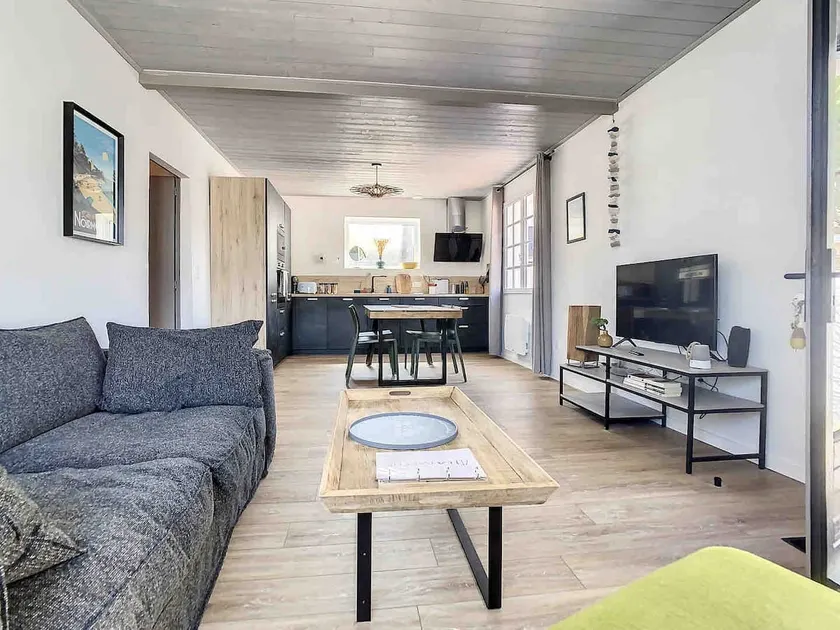 La Cadène between ocean and village, walking distance to the beach - Image 1