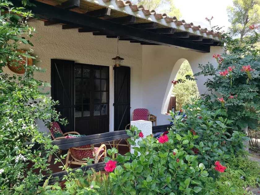Villa 50 mt from the sea in private condominium a few km from Pula - Image 1
