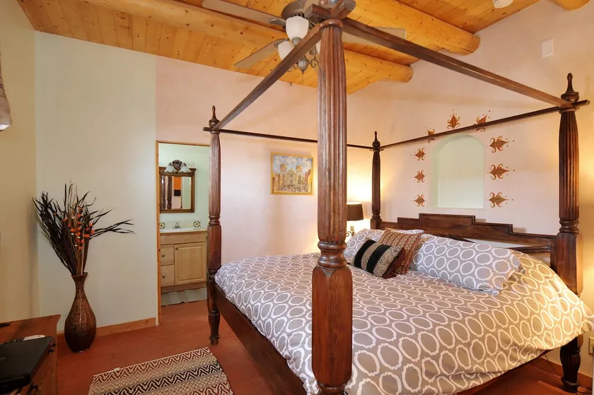 Private Santa Fe Retreat w/King Bed, patio - Image 1