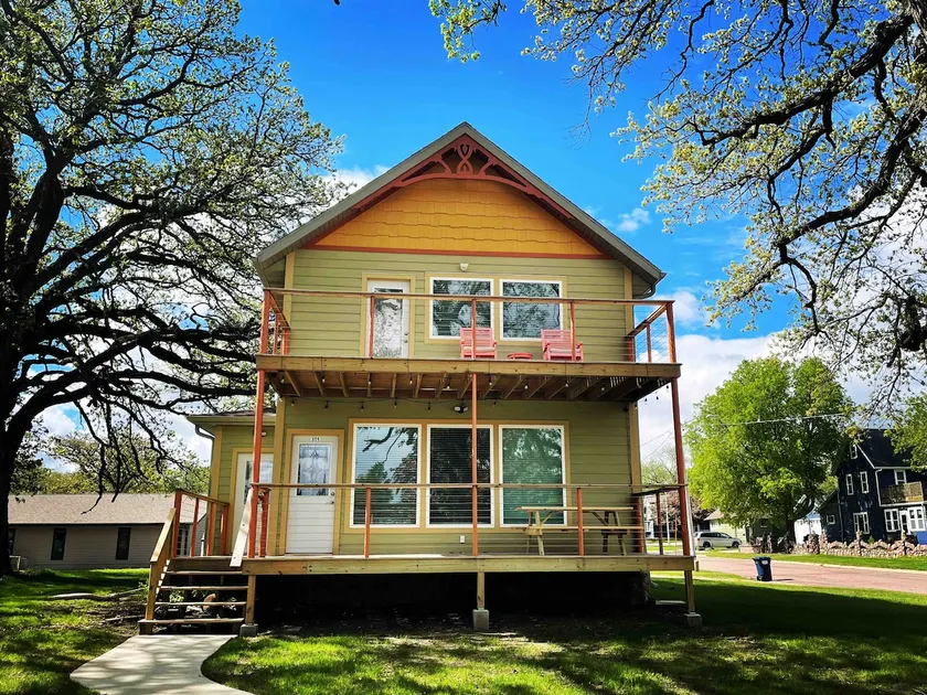 5-Star! Lake & Park Views, Family friendly - Image 1