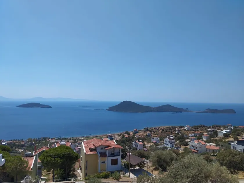apartment with sea views with terrace - Image 1