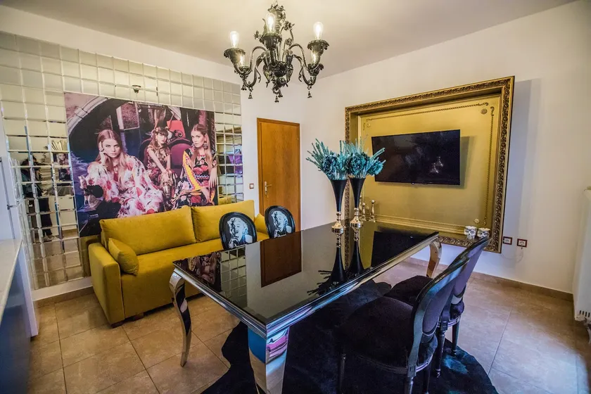 luxury suites (parking, center, 130m² ) - Image 1