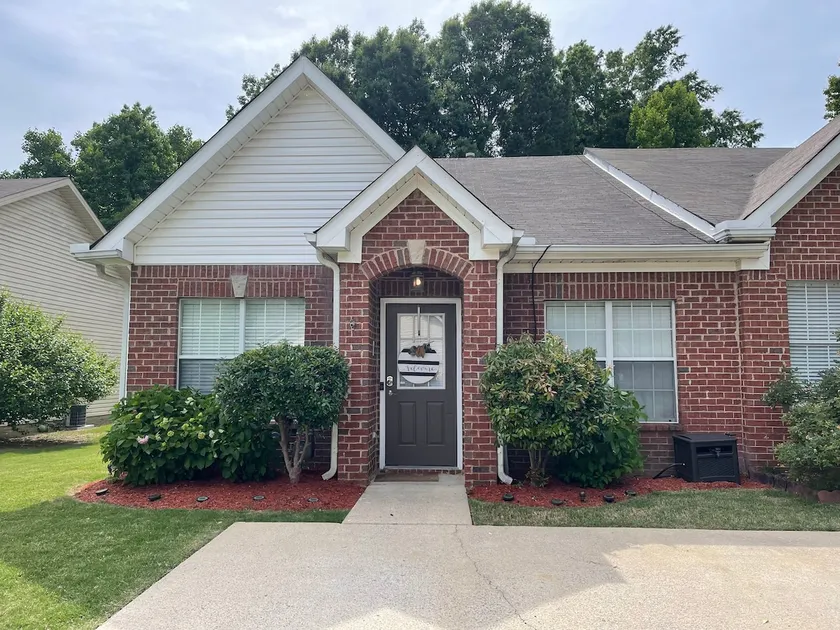 Great Townhouse close to the Hoover Met - Image 1