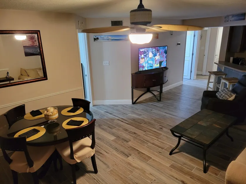 Bobby's oceanfront   2 king suites and bunk beds condo - Image 1