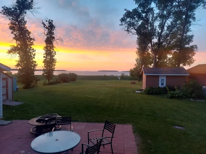 Lakefront Cottage at The Narrows - Image 1