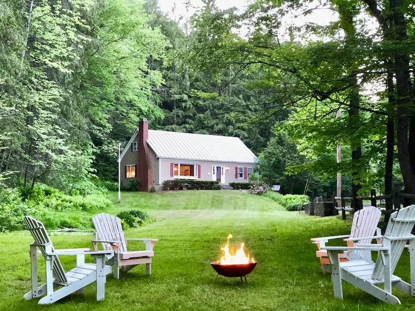 *NEWLY RENOVATED* Road-trippers Oasis - 3min walk to Grafton Inn & Tavern - Image 1