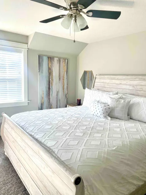 Cozy Home: A Modern Luxe Getaway - Image 1
