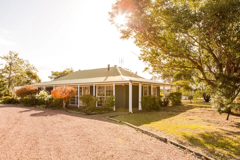 Villa on Private Vineyard in Prime Location - Image 1
