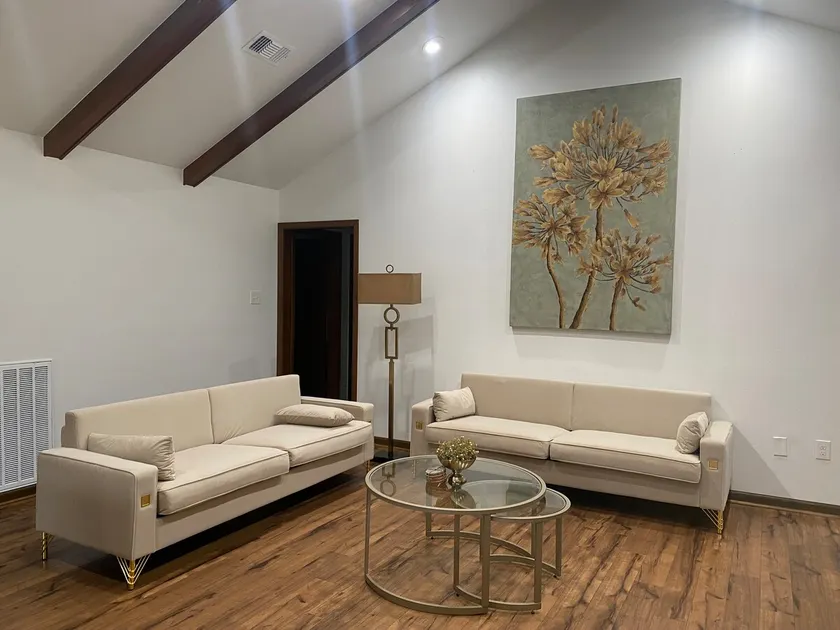 TANGERINE HOUSE - Image 1