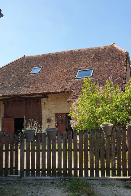 Barn converted into a country apartment + garden - Image 1